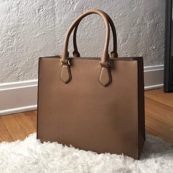 Michael Kors Bridgette Leather East West Bag - Picture 4 of 8